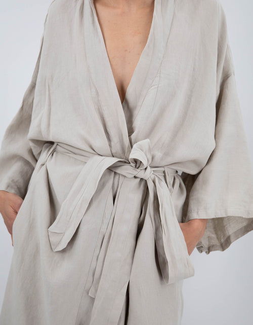Load image into Gallery viewer, Sai Full-Length Linen Robe
